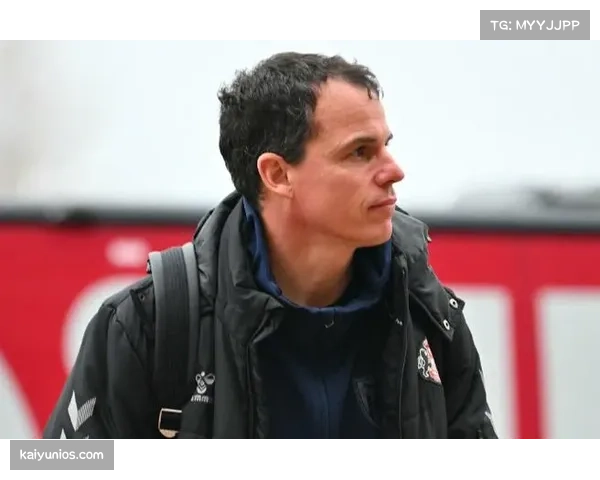 桑德兰反击发起点 海特勒伊达休姆边后卫持球推进能力